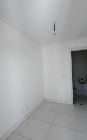 Apartamento à venda com 121m², 3 quartos e 2 vagas Apartamento à venda com 121m², 3 quartos e 2 vagasQuarto de Serviço