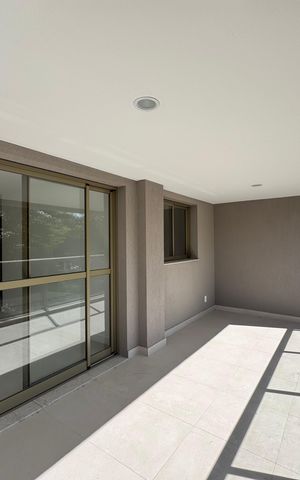 Apartamento à venda com 121m², 3 quartos e 2 vagas Apartamento à venda com 121m², 3 quartos e 2 vagasVaranda