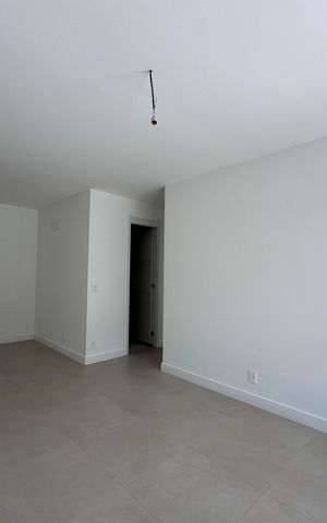 Apartamento à venda com 121m², 3 quartos e 2 vagas Apartamento à venda com 121m², 3 quartos e 2 vagasSala