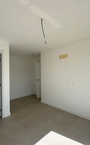 Apartamento à venda com 121m², 3 quartos e 2 vagas Apartamento à venda com 121m², 3 quartos e 2 vagasSuíte