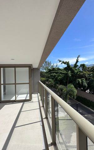 Apartamento à venda com 121m², 3 quartos e 2 vagas Apartamento à venda com 121m², 3 quartos e 2 vagasVaranda