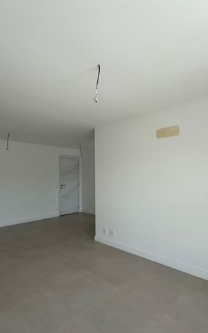Apartamento à venda com 121m², 3 quartos e 2 vagas Apartamento à venda com 121m², 3 quartos e 2 vagasSala