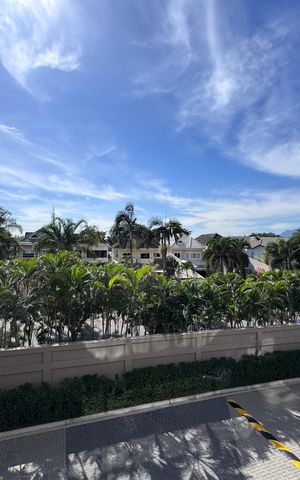 Apartamento à venda com 121m², 3 quartos e 2 vagas Apartamento à venda com 121m², 3 quartos e 2 vagasVaranda - Vista