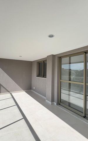 Apartamento à venda com 121m², 3 quartos e 2 vagas Apartamento à venda com 121m², 3 quartos e 2 vagasVaranda