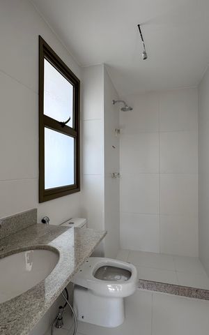 Apartamento à venda com 121m², 3 quartos e 2 vagas Apartamento à venda com 121m², 3 quartos e 2 vagasBanheiro Suíte