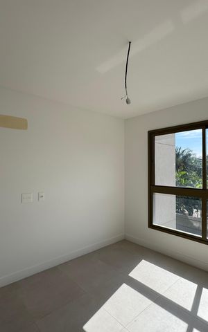 Apartamento à venda com 121m², 3 quartos e 2 vagas Apartamento à venda com 121m², 3 quartos e 2 vagasSuíte