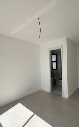 Apartamento à venda com 121m², 3 quartos e 2 vagas Apartamento à venda com 121m², 3 quartos e 2 vagasSuíte