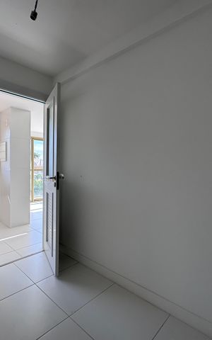 Apartamento à venda com 121m², 3 quartos e 2 vagas Apartamento à venda com 121m², 3 quartos e 2 vagasQuarto de Serviço