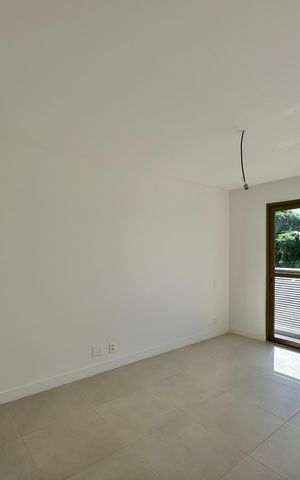 Apartamento à venda com 124m², 3 quartos e 2 vagas Apartamento à venda com 124m², 3 quartos e 2 vagasSuíte