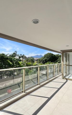 Apartamento à venda com 124m², 3 quartos e 2 vagas Apartamento à venda com 124m², 3 quartos e 2 vagasVaranda