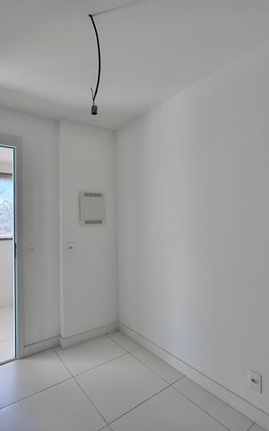 Apartamento à venda com 124m², 3 quartos e 2 vagas Apartamento à venda com 124m², 3 quartos e 2 vagasCQuarto de Serviço