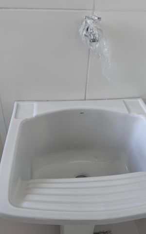 Apartamento à venda com 124m², 3 quartos e 2 vagas Apartamento à venda com 124m², 3 quartos e 2 vagasCozinha e Área de Serviço