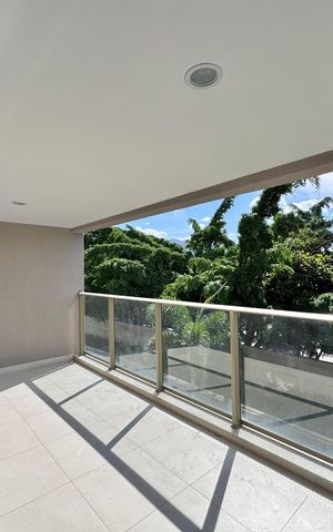 Apartamento à venda com 124m², 3 quartos e 2 vagas Apartamento à venda com 124m², 3 quartos e 2 vagasVaranda