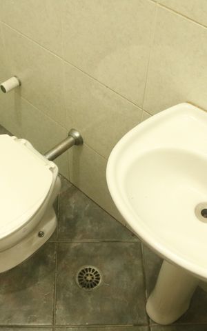 Casa à venda com 280m², 3 quartos e 2 vagasBanheiro 1