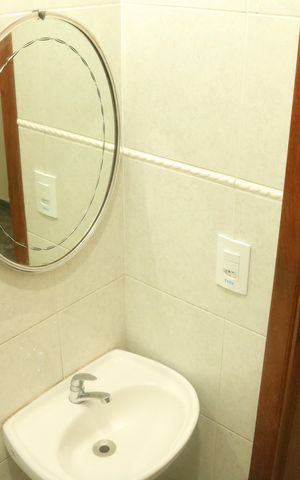 Casa à venda com 280m², 3 quartos e 2 vagasBanheiro 1