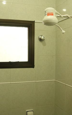 Casa à venda com 280m², 3 quartos e 2 vagasBanheiro 2