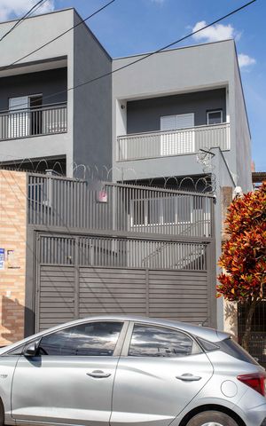Casa à venda com 130m², 2 quartos e 2 vagasFachada - Placa