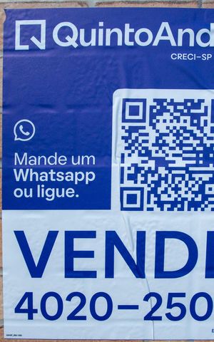 Casa à venda com 130m², 2 quartos e 2 vagasPlaquinha
