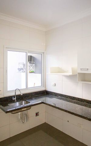 Casa à venda com 130m², 2 quartos e 2 vagasCozinha