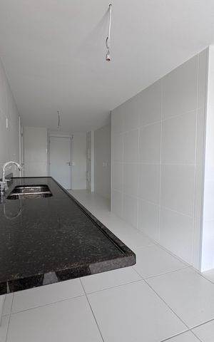 Apartamento à venda com 187m², 4 quartos e 3 vagas Apartamento à venda com 187m², 4 quartos e 3 vagasCozinha e Área de Serviço