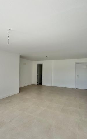 Apartamento à venda com 187m², 4 quartos e 3 vagas Apartamento à venda com 187m², 4 quartos e 3 vagasSala