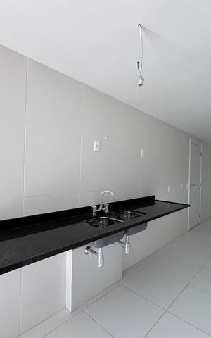 Apartamento à venda com 187m², 4 quartos e 3 vagas Apartamento à venda com 187m², 4 quartos e 3 vagasCozinha e Área de Serviço