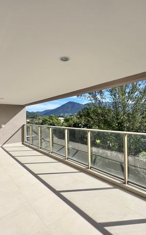 Apartamento à venda com 187m², 4 quartos e 3 vagas Apartamento à venda com 187m², 4 quartos e 3 vagasVaranda