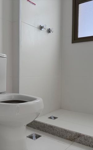 Apartamento à venda com 187m², 4 quartos e 3 vagas Apartamento à venda com 187m², 4 quartos e 3 vagasSuíte 2 - Banheiro