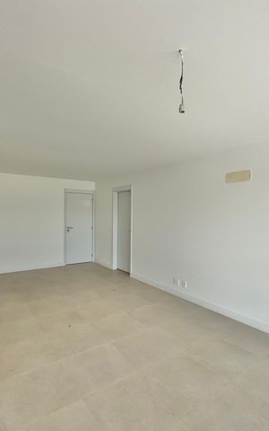 Apartamento à venda com 187m², 4 quartos e 3 vagas Apartamento à venda com 187m², 4 quartos e 3 vagasSala