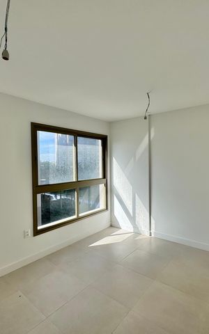 Apartamento à venda com 187m², 4 quartos e 3 vagas Apartamento à venda com 187m², 4 quartos e 3 vagasSuíte 1