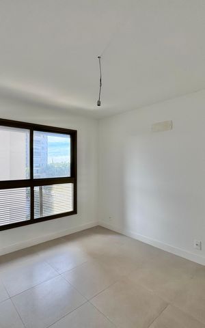 Apartamento à venda com 187m², 4 quartos e 3 vagas Apartamento à venda com 187m², 4 quartos e 3 vagasQuarto 1