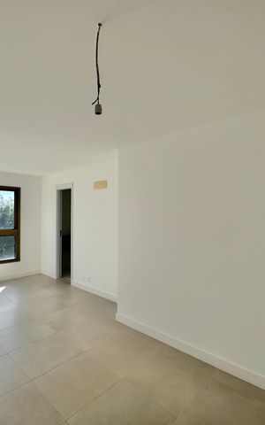 Apartamento à venda com 187m², 4 quartos e 3 vagas Apartamento à venda com 187m², 4 quartos e 3 vagasSuíte 2