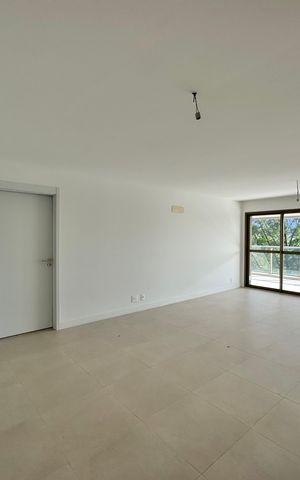Apartamento à venda com 187m², 4 quartos e 3 vagas Apartamento à venda com 187m², 4 quartos e 3 vagasSala