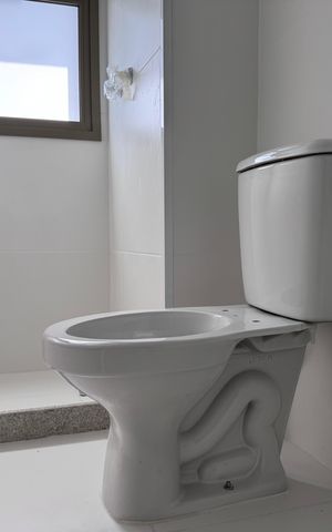 Apartamento à venda com 187m², 4 quartos e 3 vagas Apartamento à venda com 187m², 4 quartos e 3 vagasCozinha e Área de Serviço - Banheiro