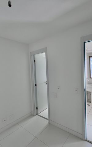 Apartamento à venda com 187m², 4 quartos e 3 vagas Apartamento à venda com 187m², 4 quartos e 3 vagasCozinha e Área de Serviço - Quarto