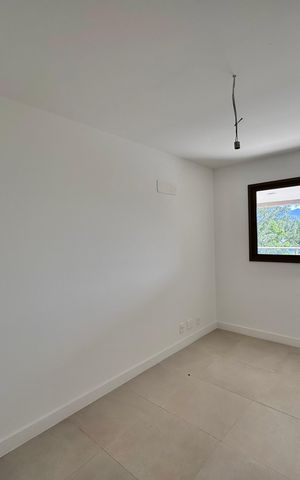 Apartamento à venda com 187m², 4 quartos e 3 vagas Apartamento à venda com 187m², 4 quartos e 3 vagasQuarto 2