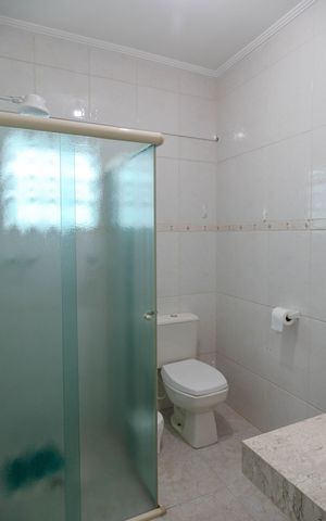 Casa à venda com 220m², 3 quartos e 4 vagas Casa à venda com 220m², 3 quartos e 4 vagasBanheiro da Suíte 3