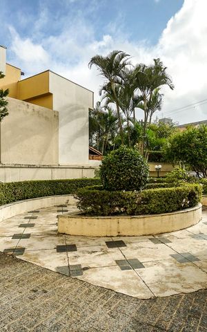 Apartamento para alugar com 250m², 3 quartos e 3 vagas Apartamento para alugar com 250m², 3 quartos e 3 vagasÁrea externa