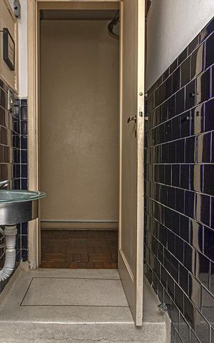 Casa à venda com 300m², 4 quartos e 2 vagas Casa à venda com 300m², 4 quartos e 2 vagasLavabo