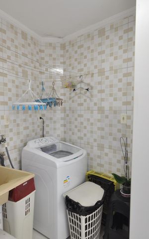 Casa à venda com 100m², 3 quartos e 2 vagasÁrea de Serviço