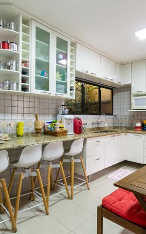 Casa para alugar com 298m², 4 quartos e 3 vagas Casa para alugar com 298m², 4 quartos e 3 vagasCozinha