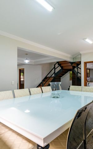Casa para alugar com 298m², 4 quartos e 3 vagas Casa para alugar com 298m², 4 quartos e 3 vagasSala de Jantar