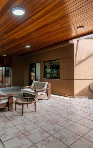 Casa para alugar com 298m², 4 quartos e 3 vagas Casa para alugar com 298m², 4 quartos e 3 vagasVaranda