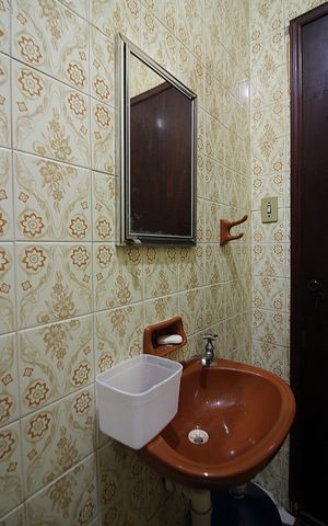 Casa à venda com 220m², 4 quartos e 2 vagasBanheiro de Serviço