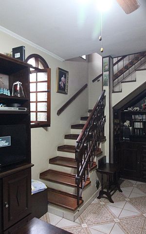 Casa à venda com 220m², 4 quartos e 2 vagasSala