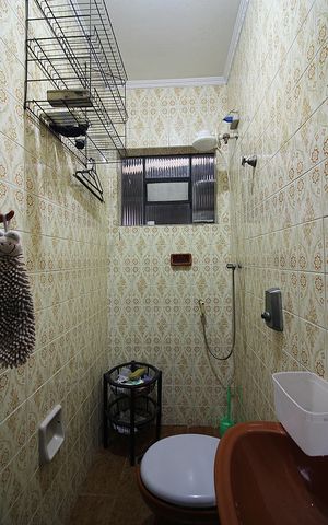 Casa à venda com 220m², 4 quartos e 2 vagasBanheiro de Serviço
