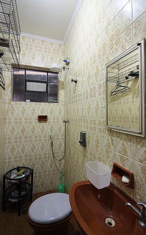Casa à venda com 220m², 4 quartos e 2 vagasBanheiro de Serviço