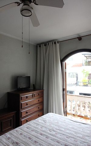 Casa à venda com 220m², 4 quartos e 2 vagasSuíte