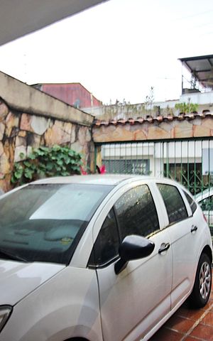 Casa à venda com 220m², 4 quartos e 2 vagasGaragem