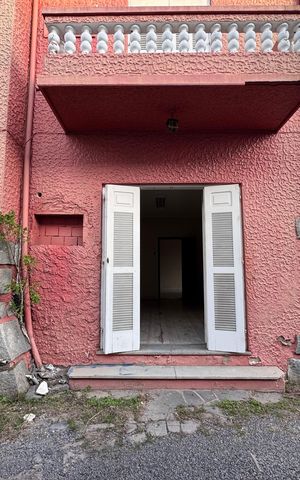 Casa à venda com 472m², 6 quartos e 15 vagas Casa à venda com 472m², 6 quartos e 15 vagasÁrea comum